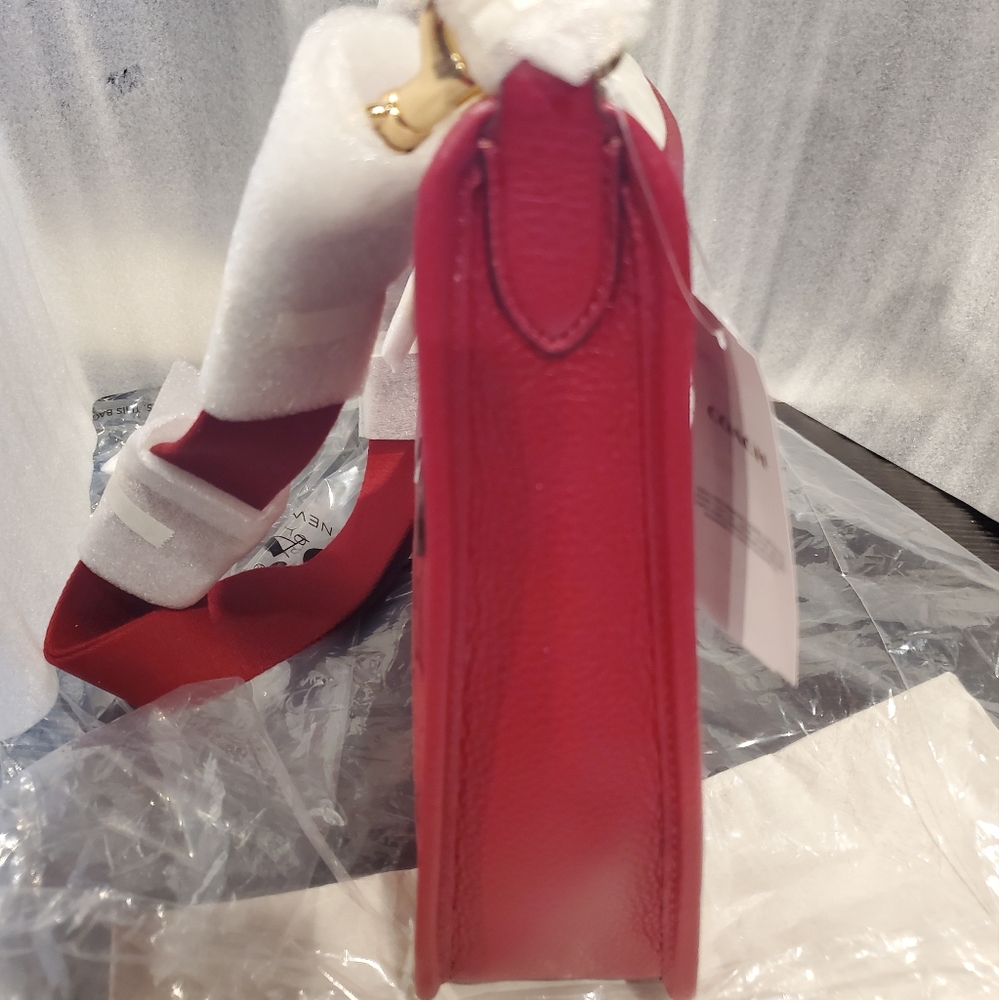 Coach - Picture 2 of 7